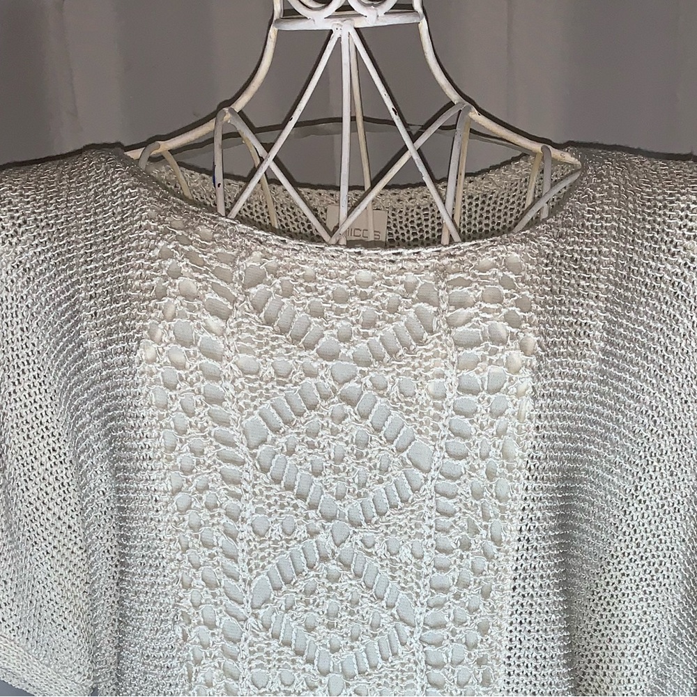 NWT CHICO’s BOHO SHORT SLEEVE SWEATER. Cream. Chico size 1. Medium